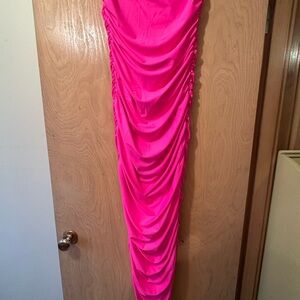Good American Strapless Ruched Bodycon Dress in Hot Pink